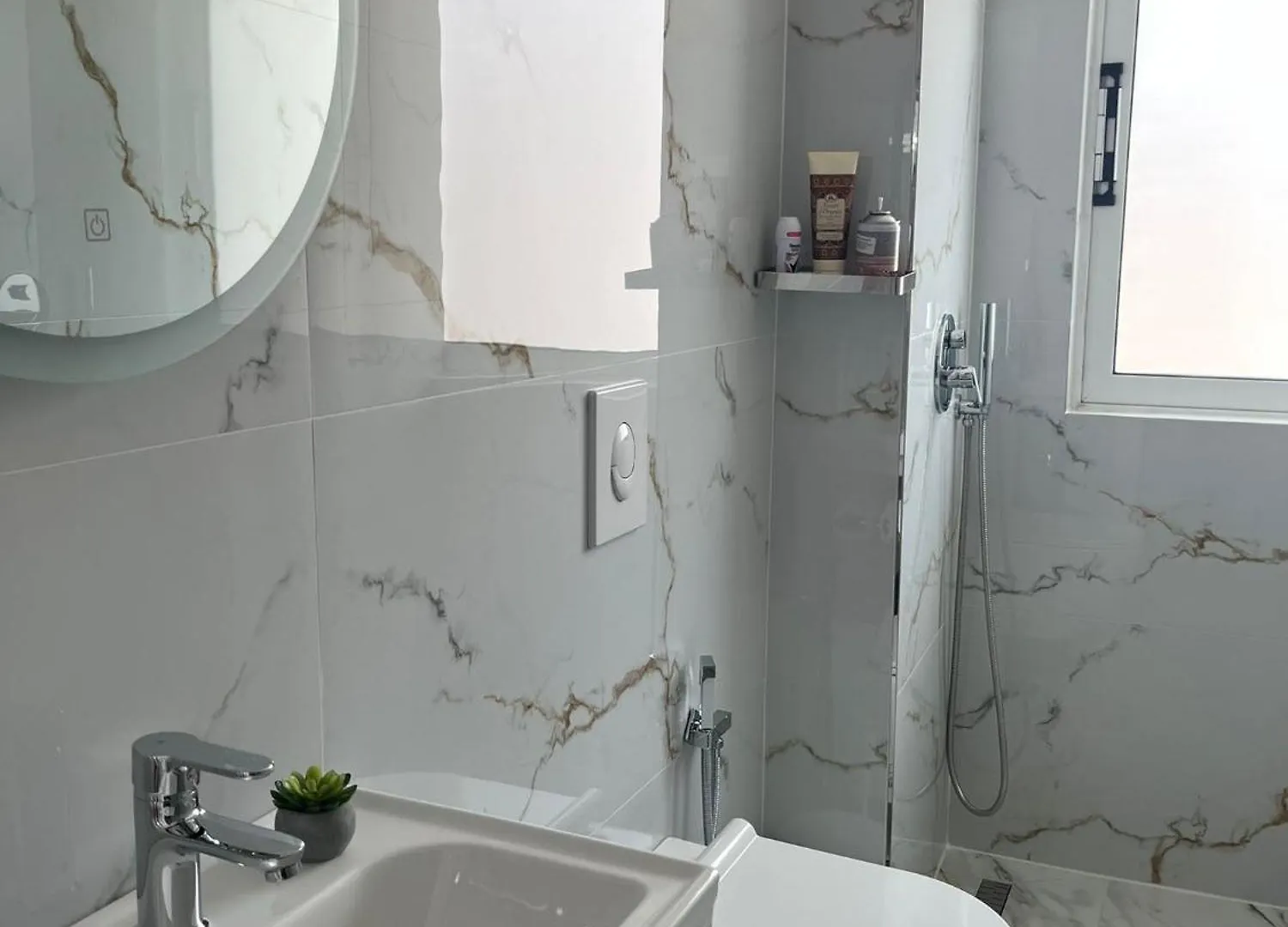 Saranda Apartment Ana